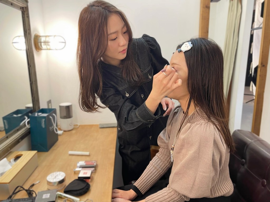 きっと、このメイクアップ講座を始めることで。